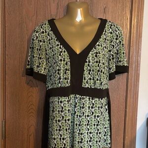 Apt. 9 Brown and Green Stretch Top